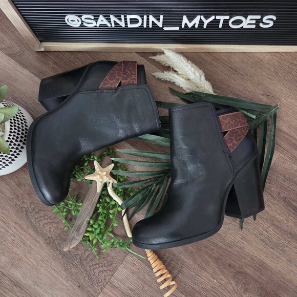 Kenneth Cole Reaction Black Booties w/Cheatah criss cross strap detail 8… - Picture 1 of 13